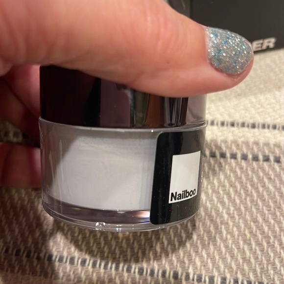 Nailboo • Sweater Weather • Light Gray Dip Powder In Box WINTER Color - Picture 3 of 4